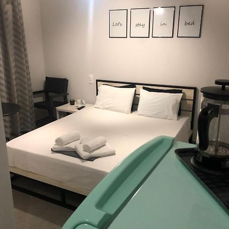 Black In Square Flats Apartment Pefkochori Bagian luar foto