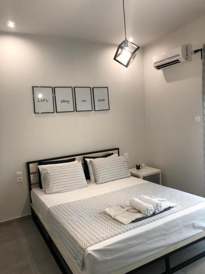 Black In Square Flats Apartment Pefkochori Bagian luar foto