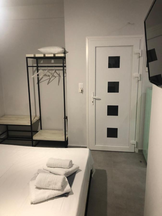 Black In Square Flats Apartment Pefkochori Bagian luar foto
