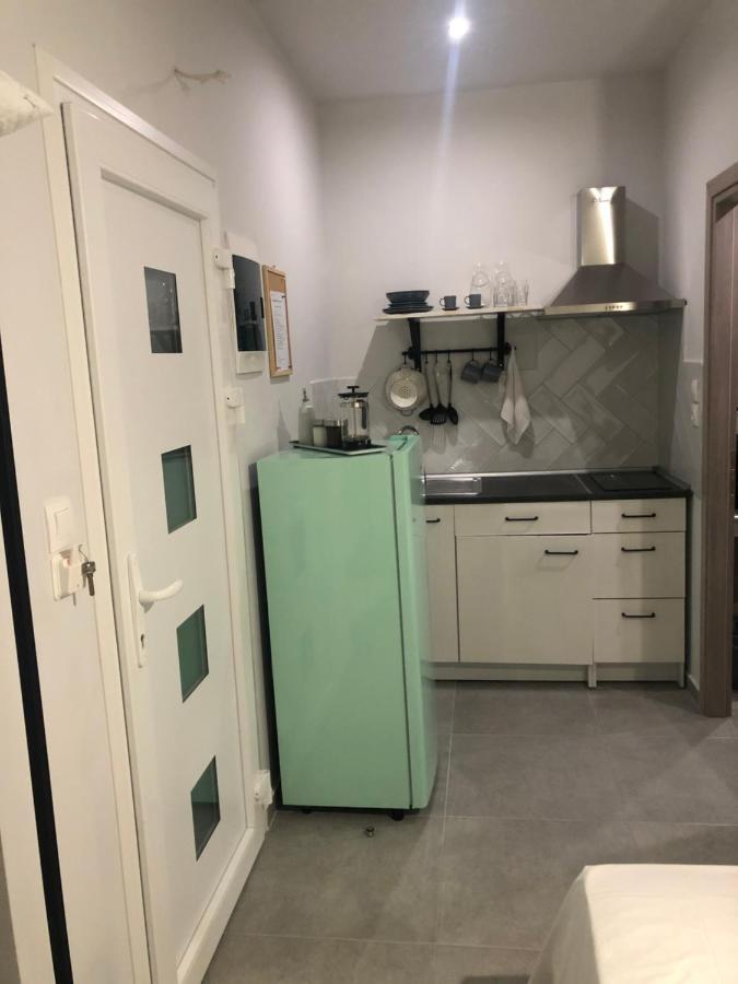 Black In Square Flats Apartment Pefkochori Bagian luar foto
