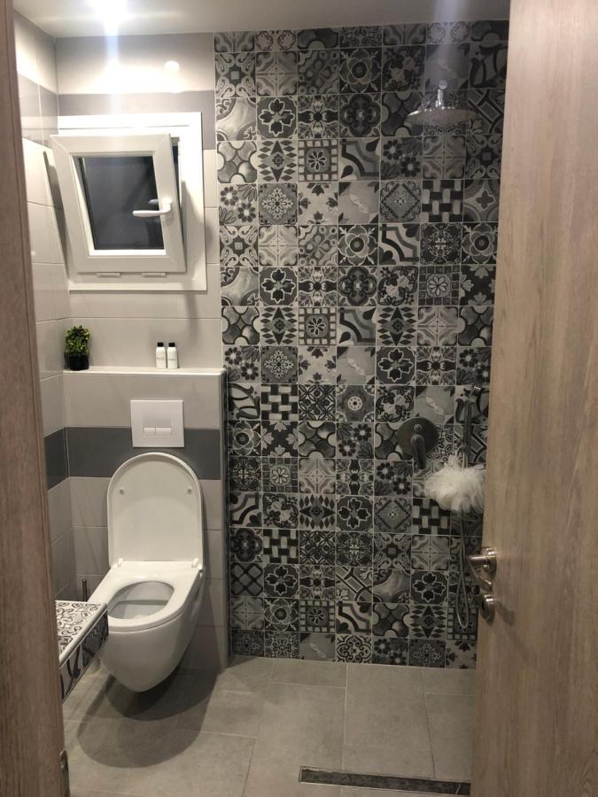 Black In Square Flats Apartment Pefkochori Bagian luar foto
